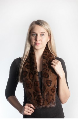 Spotted mink fur scarf